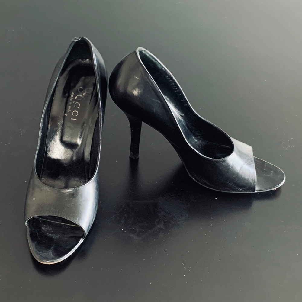 Vintage Gucci stiletto heels in black leather